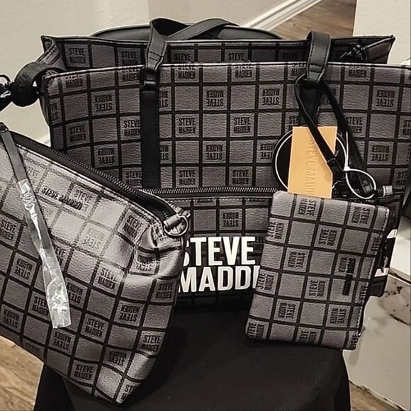 Steve Madden BOlivia Block Logo Tote Bag w/Detachable Crossbody & Wristlet - Picture 5 of 12